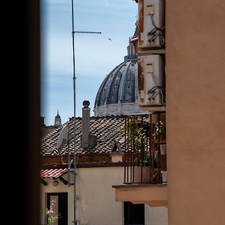 Vatican Boutique Apartment With St Peters Dome View Рим Екстер'єр фото